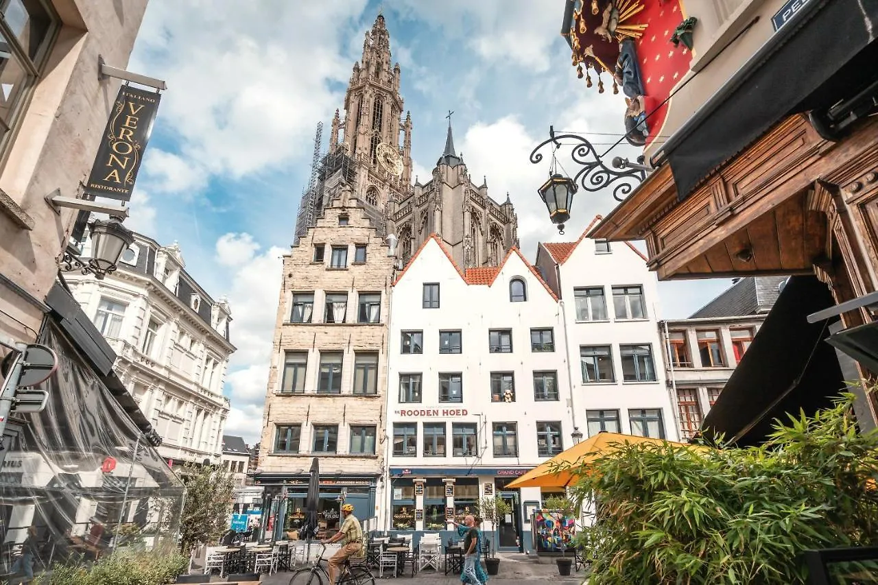 Tempel Triplex & Duplex At Historic Heart Of Antwerp location